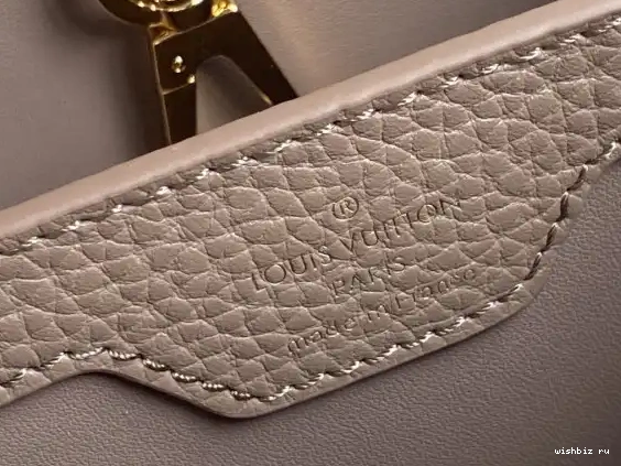 WIS VUITTON LOUIS CAPUCINES BB 0530